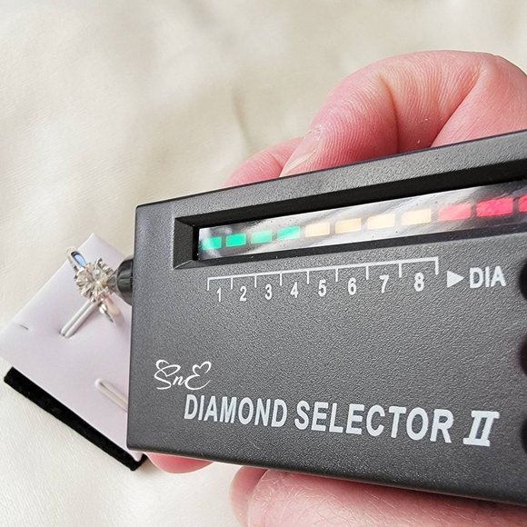 Certified 2 ct Engagement Moissanite Ring NEW - Picture 6 of 9